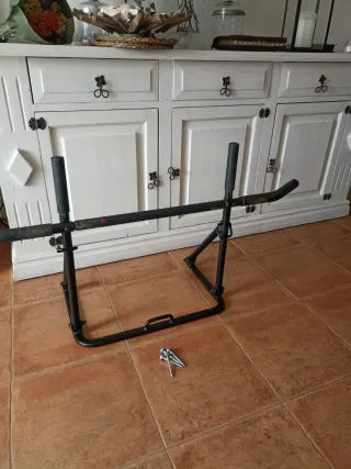 Barra de dominadas negra