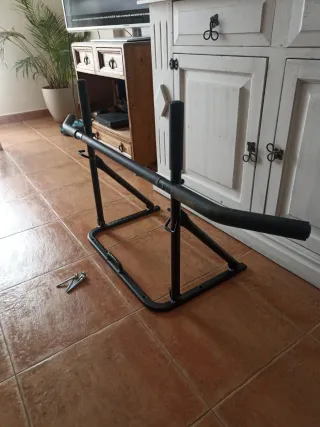 Barra de dominadas negra