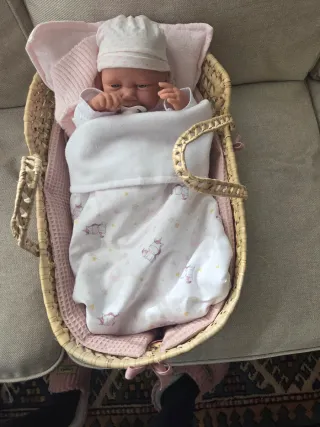 Muñeca Antonio Juan con capazo