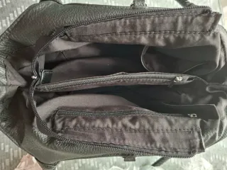 Bolso de hombro. Negro y Blanco