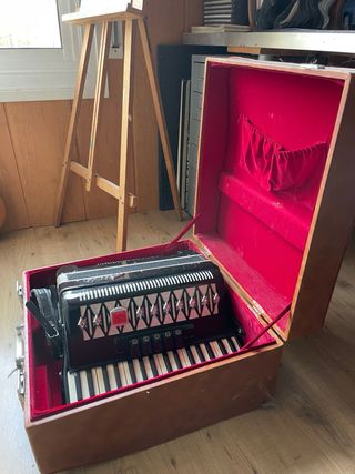 Acordeón Piano Boya Vintage. 60 bajos – Años 60.