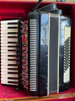 Acordeón Piano Boya Vintage. 60 bajos – Años 60.