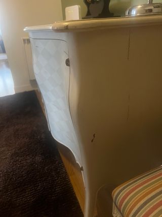 Aparador de madera lacado en marfil