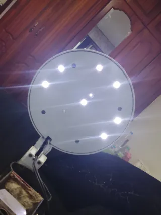 Pecera redonda con luz