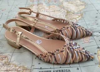 Sandalias Beige y Doradas