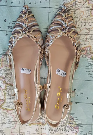 Sandalias Beige y Doradas