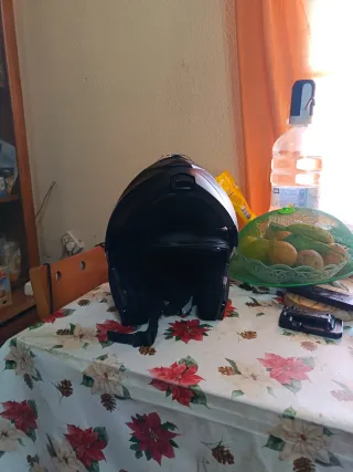 Casco de moto negro