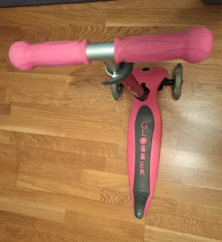 Patinete Globber Con luces Rosa