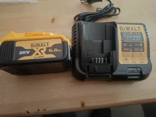 Cargador y Batería DeWalt DCB112
