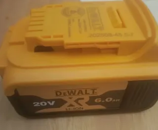 Cargador y Batería DeWalt DCB112