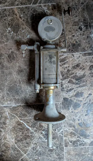 Surtidor Aceite Antiguo PACA