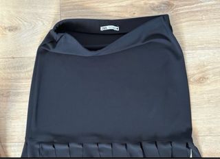 Falda Zara negra con flecos