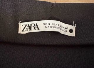 Falda Zara negra con flecos