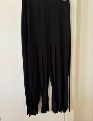 Falda Zara negra con flecos