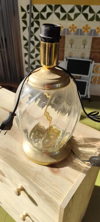 Lámpara de mesa cerámica y metal