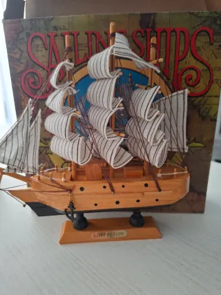 Barco clásico de madera (no se regala)