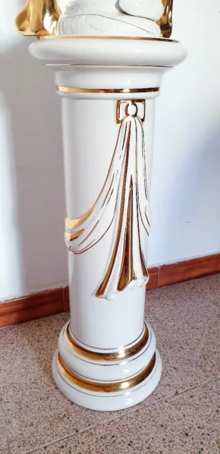 ESCULTURA DE MUJER DESNUDA