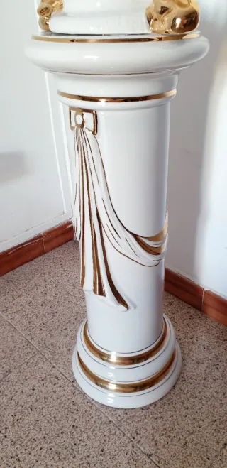 ESCULTURA DE MUJER DESNUDA