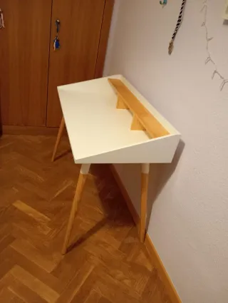 Escritorio blanco y madera.100x52x83