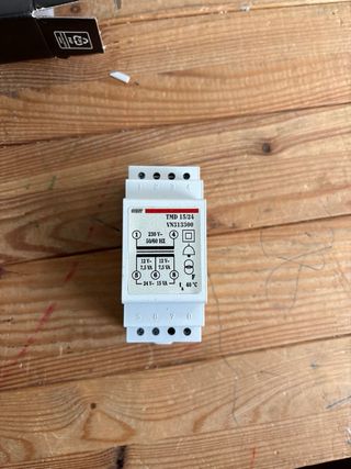 VEMER VN313300 TMD 15/24 Transformador 15VA