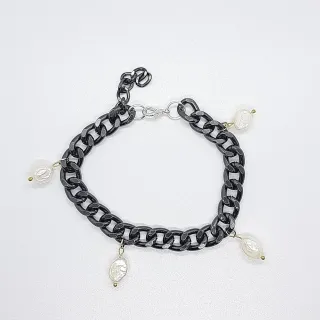 Bracciale artigianale catena nero charm perla