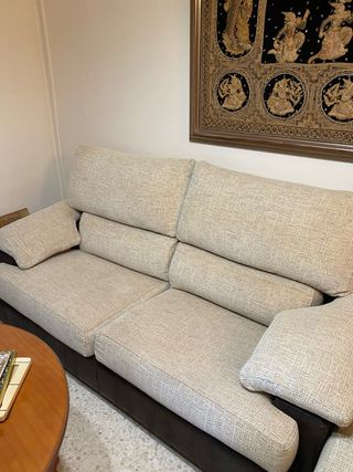 Sofá 3+2 plazas beige y marrón