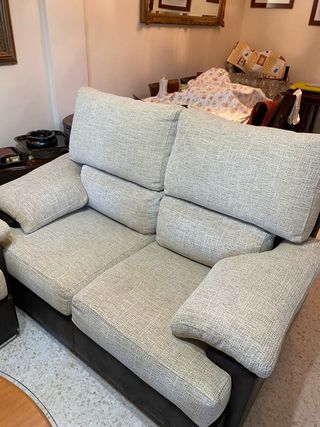 Sofá 3+2 plazas beige y marrón