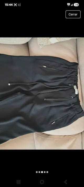 Pantalón tobillero con cremalleras