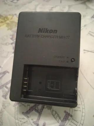 CARGADOR DE BATERÍA NIKON MH-27