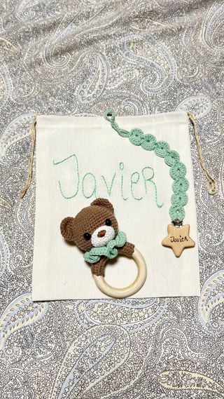 Chupetero personalizado con sonajero y bolsa