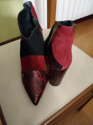 Botines piel rojos talla 37 sin estrenar