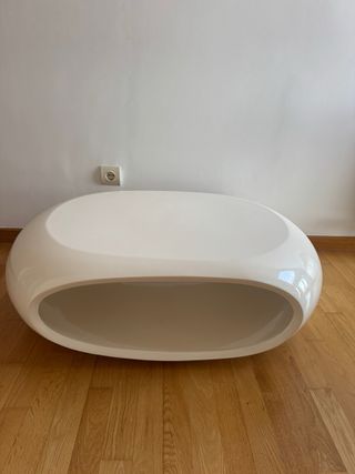 Mesa de centro moderna ovalada lacada