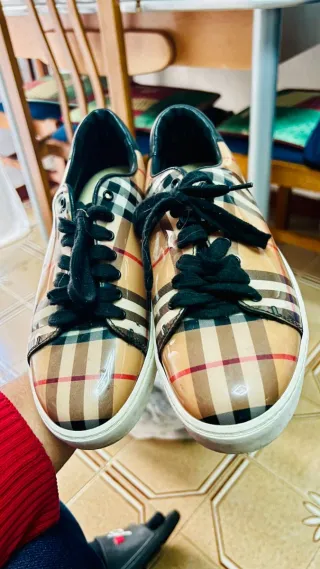 Zapatos Burberry Beige/Marrón