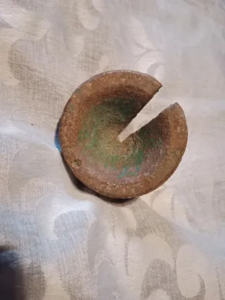 Pesa antigua de metal.835 grs.diametro7cmespesor6c