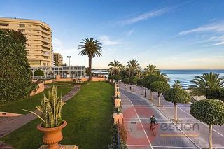Casa en venta en Playa Bajadilla - Puertos en Marbella