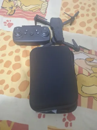 Drone Negro con Control Remoto