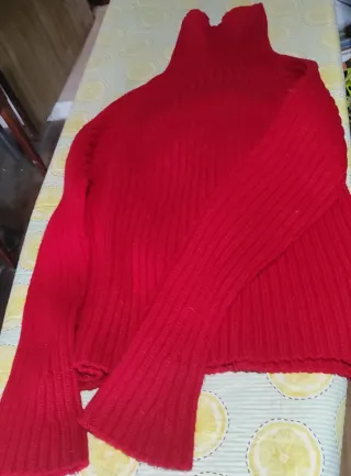 Jersey cuello alto rojo