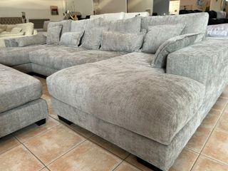 LIQUIDACION ULTIMA UNIDAD MEGA SOFA EN U CON PUFF