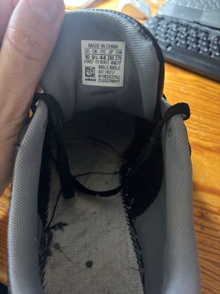 Zapatillas Adidas Negras y Blancas