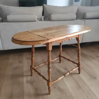 Mesa auxiliar alas antigua Henning kjaernulf