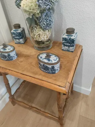 Mesa auxiliar alas antigua Henning kjaernulf