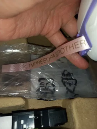 Impresora de etiquetas de tela y papel Brother