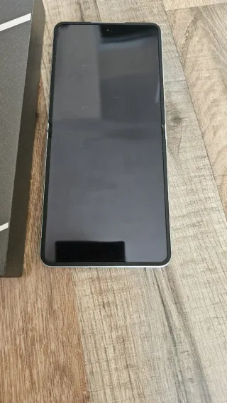 Samsung Galaxy Z Flip 7