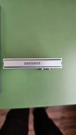 Samsung Galaxy Z Flip 7