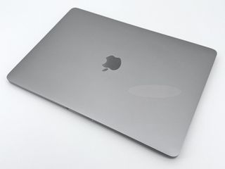 MacBook Pro 13" (2018) Intel Core i5 2.3GHz 4 núcleos - SSD 256GB - 16GB RAM - Gris Espacial