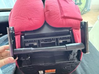 Silla de coche Cybex color roja solution q2-fix
