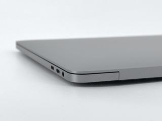 MacBook Pro 13" (2018) Intel Core i5 2.3GHz 4 núcleos - SSD 512Gb - 8GB RAM - Gris Espacial