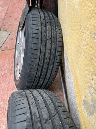 Llantas Mercedes-Benz (4 unidades)