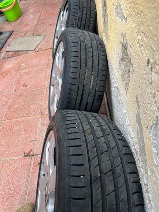 Llantas Mercedes-Benz (4 unidades)