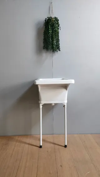 Lavadero / Pila con soporte metálico